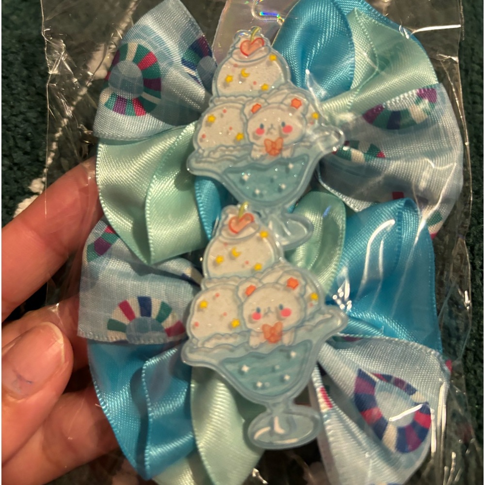 Ice cream bows